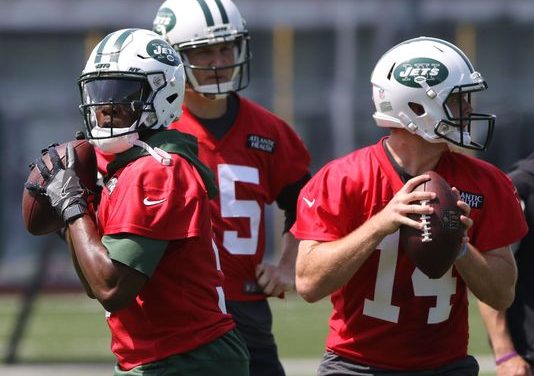 How the Jets Should Address their Quarterback Situation