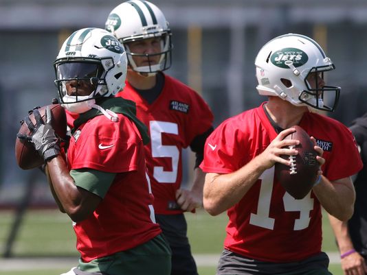 How the Jets Should Address their Quarterback Situation